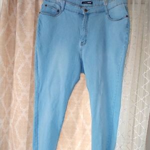 Fashion Nova light washed jeans